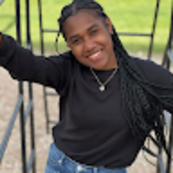 Meet your Posher, Julieth - Picture 1 of 1